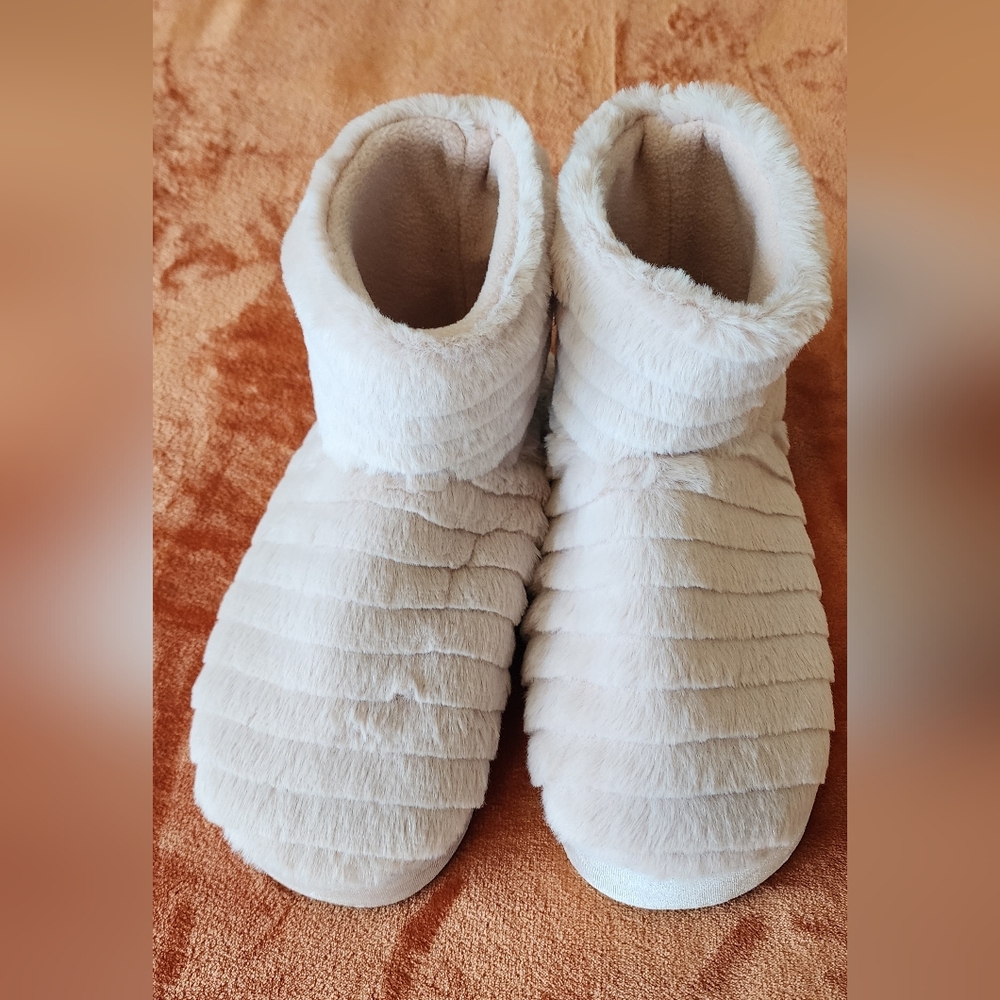 Health Touch Soft Fluffy Massaging Booties with Memory Foam